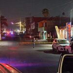 En Uruapan, Michoacán, sujetos armados llegaron a un bar y asesinaron a balazos a un hombre y dejaron gravemente herido a otro